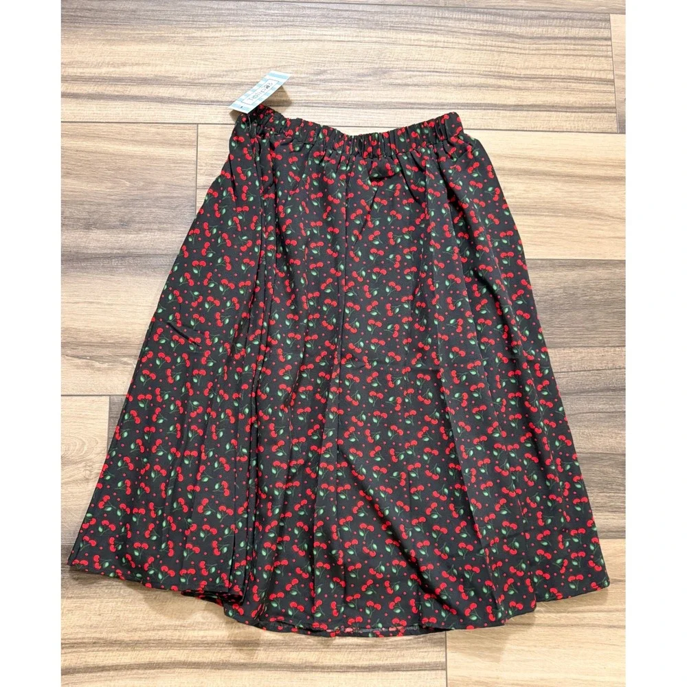 Tulip B Cherry Print Midi Skirt NWT Medium Black Red Pockets - Picture 4 of 9